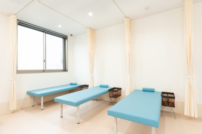 こばやし整形外科クリニック診療室風景｜宮城県名取市でホームページ制作はMIRAIZU